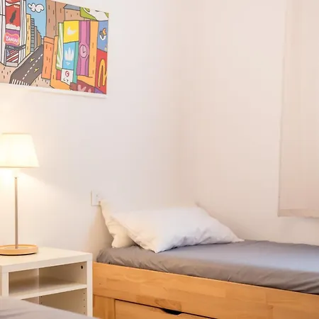 Yellow Fabuloso Andra Apartment
