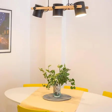 Apartment Yellow Fabuloso Andra